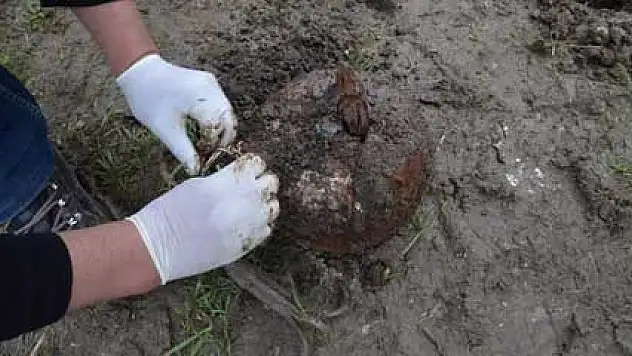 Yola döşenen patlayıcı son anda bulundu