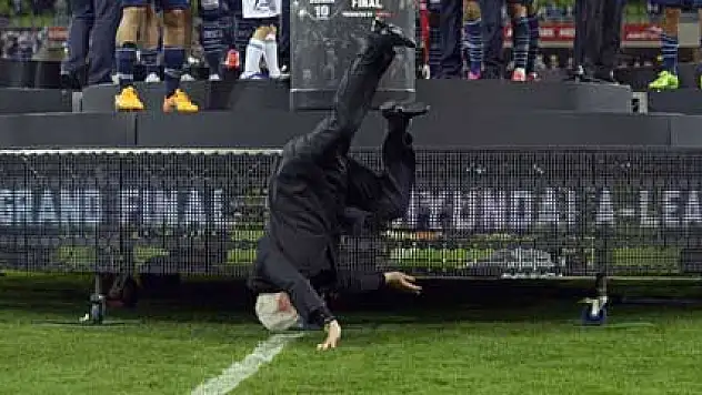 Avustralya Federasyon Başkanı yere böyle çakıldı