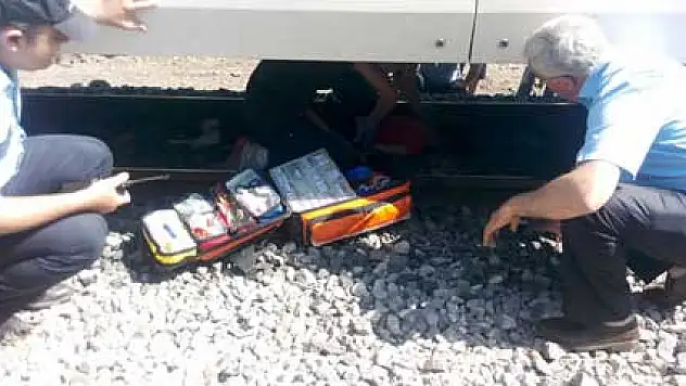 15 yaşındaki genç kız kendini trenin önüne attı