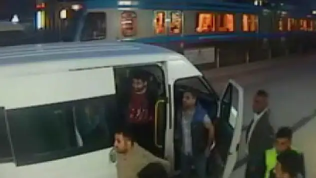 Minibüsle gelen bir gruptan işyerine kanlı baskın!