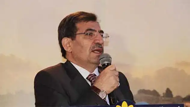 Bakan Güllüce, 'Eyvallah Şahım' türküsünü söyledi