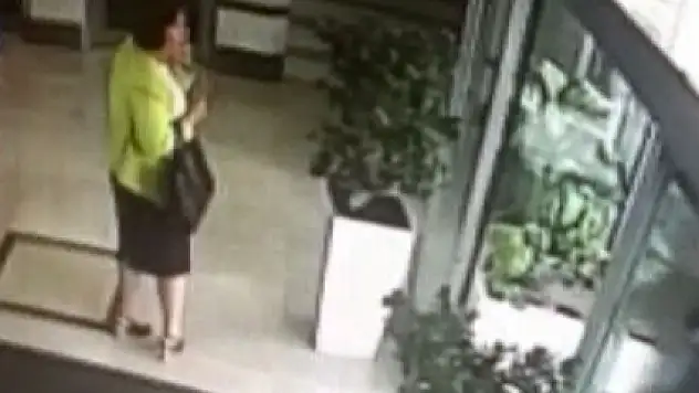 Kadın vekil adayının vurulma anı görüntülendi