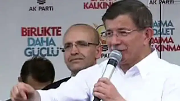 Davutoğlu, Bakan Şimşek'in hasta kızı için dua istedi