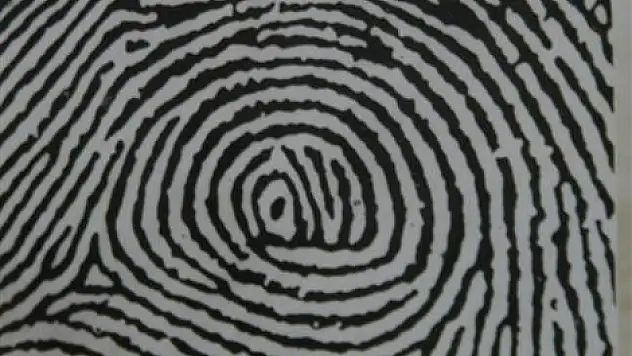 Parmak izinideki 'ALLAH' yazısı