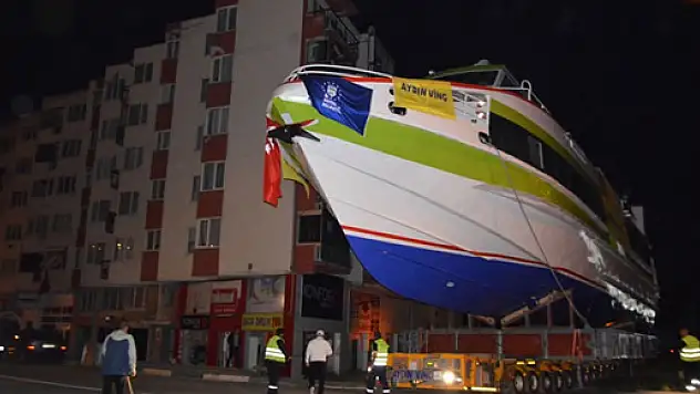 Karayoluyla taşınan en büyük gemi