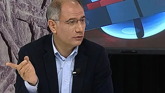 Efkan Ala, Fethullah Gülen'in kitabını göstererek isyan etti