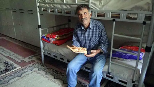 MHP'li milletvekili adayının afiş tepkisi