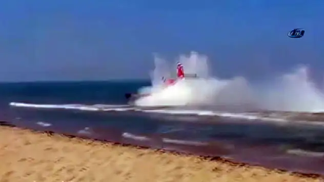 İtalya'da akrobasi uçakları havada çarpıştı!