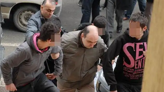 Gezmek için otomobil çalan gençler adliyeye sevk edildi