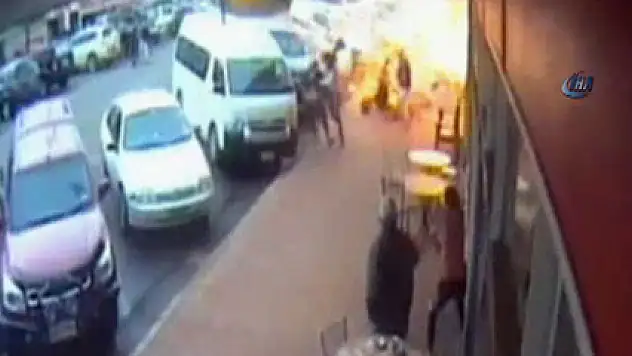 Direksiyon hakimiyetini kaybedince kafeyi patlattı