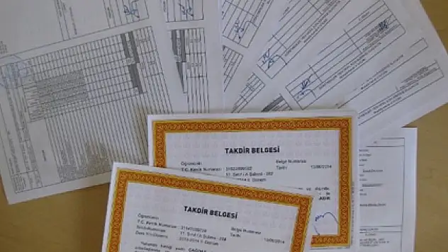 Uzmanlardan ailelere karne uyarısı