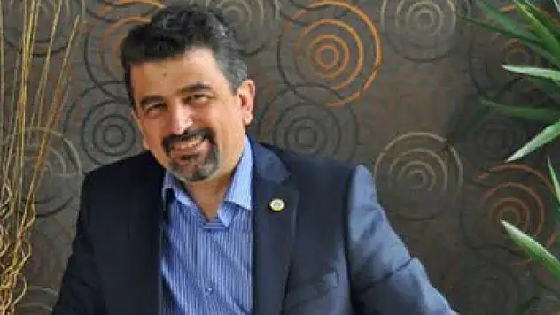 Milletvekili adayı kendisine oy veren 10 kişiyi arıyor