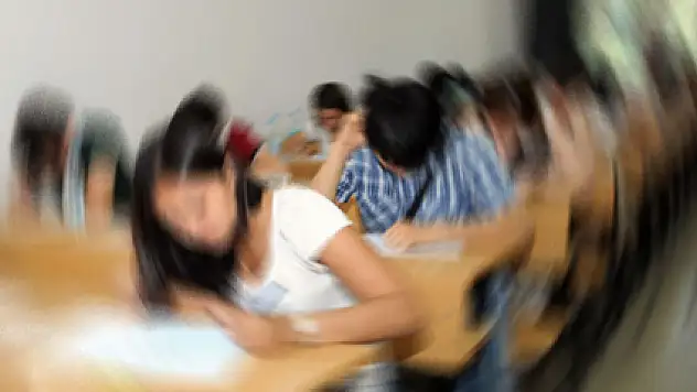 Liseye geçiş sınavında kopya skandalı! 57 kişi gözaltında
