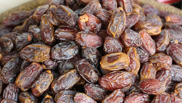 HURMALAR BAŞKÖŞEYE