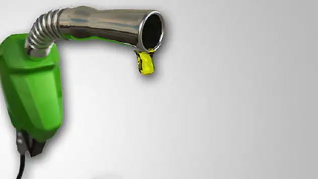 Akaryakıt fiyatları bir senede kaç kez değişti?