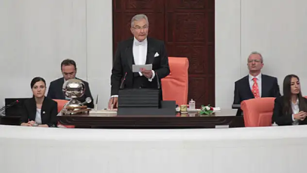 CHP Deniz Baykal'ı aday gösterdi