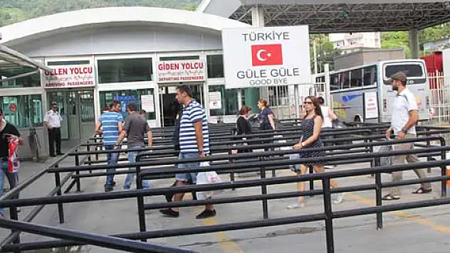 Sarp Sınır Kapısı'nda fıkra gibi labirent