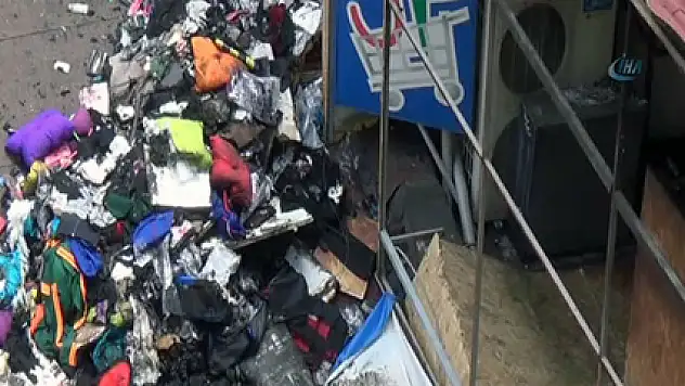 Alışveriş merkezi kaynak makinesinden çıkan kıvılcımla yanmış