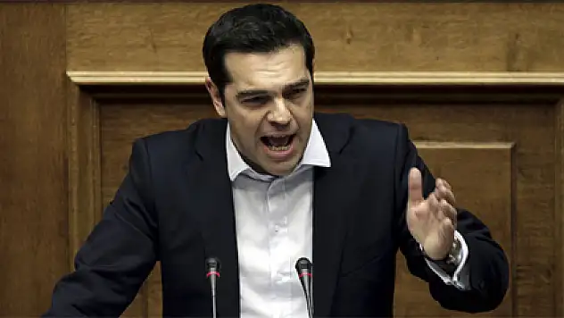 Yunan Parlamentosu'ndan referanduma yeşil ışık