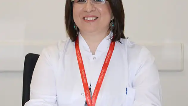 UZMANLARDAN 'UZUN SÜRE GÜNEŞTE KALMAYIN' UYARISI