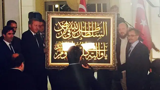 Bursalı hattatlardan Beş Tepe'ye anlamlı hediye