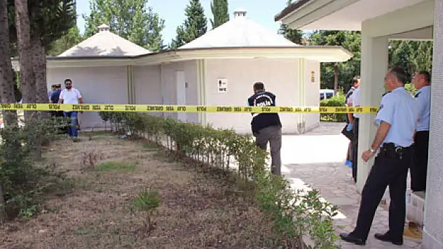 Camiinin tuvaletinde ölü bulundu1