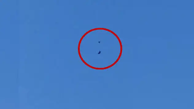 Amerikalı paraşütçü suya böyle çakıldı