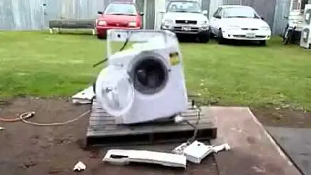 Çamaşır makinesine demir atılırsa?