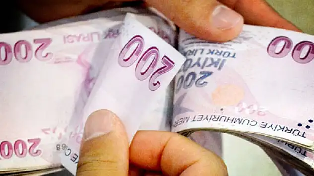 Seçim paraları PTT'ye takıldı