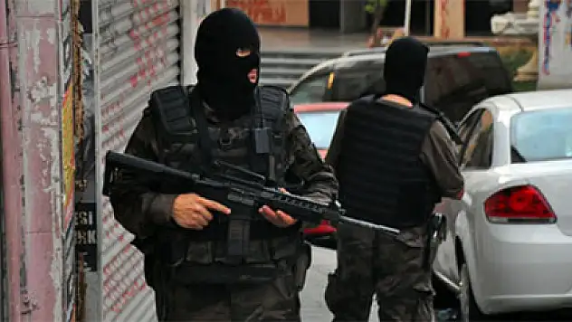 İstanbul'da geniş çaplı terör operasyonu: 1 ölü, 70 gözaltı