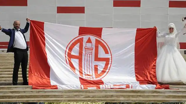 Fanatik gelin ve damat