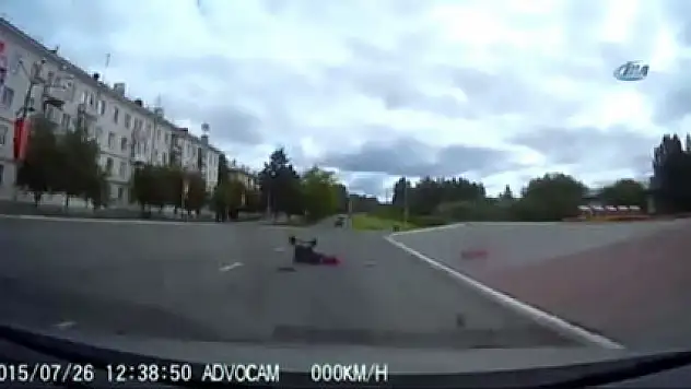 Sürücünün çarptığı bebek metrelerce savruldu