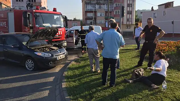 İtfaiye Aracı Kaza Yaptı: 2 Yaralı