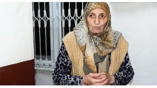 Yaşlı kadını attığı çığlık kurtardı