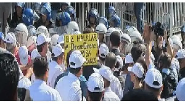 Toplu sözleşme görüşmeleri olaylı başladı