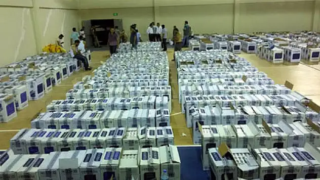 Gümrük Kaçağı Bin 413 Paket Sigarayla Yakalandı