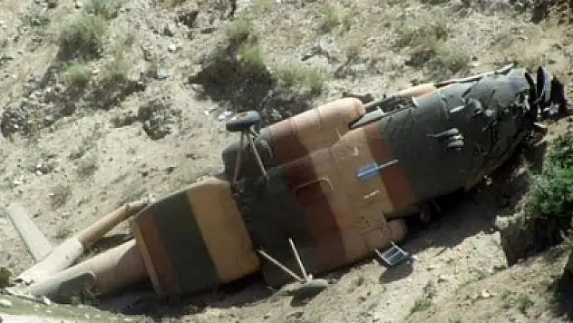 Askeri helikopter düştü: 17 asker öldü