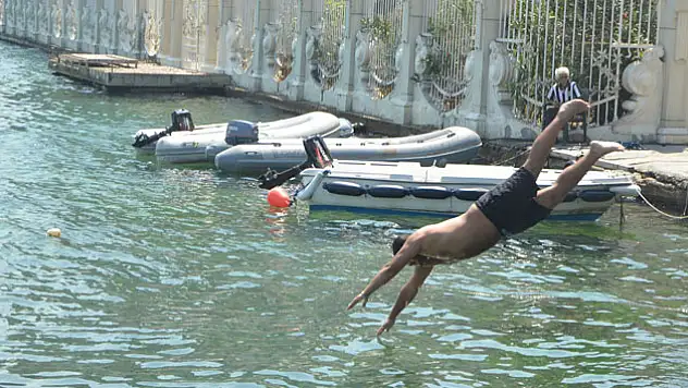 İstanbul'da termometreler 40 dereceyi gördü