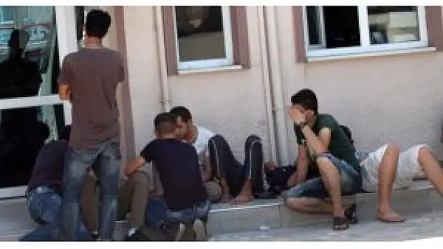 Lapseki'de 50 Suriyeli yakalandı