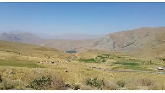 Hakkari-Çukurca karayolu sekiz gündür ulaşıma kapalı