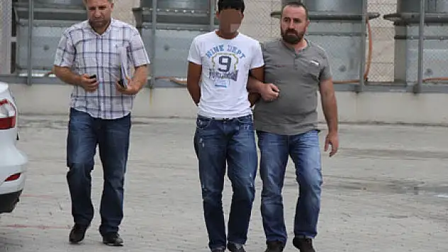 CEP TELEFONU VE PARA GASP ETTİLER