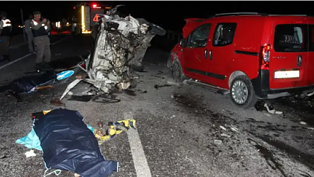 Düğün dönüşü feci kaza: 2 ölü, 8 yaralı