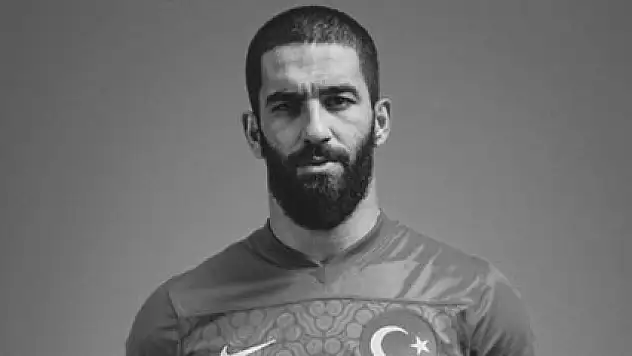 Arda Turan terör olaylarına isyan etti