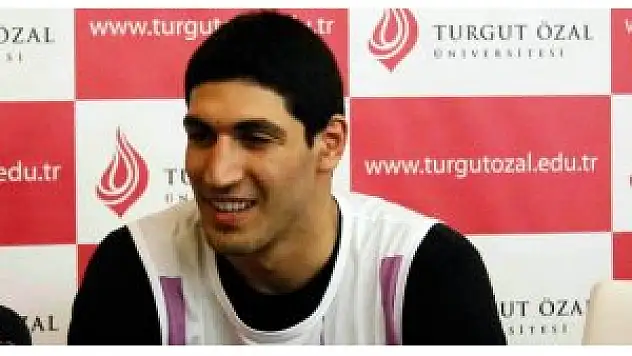 Enes Kanter'den kafa karıştıran tweetler