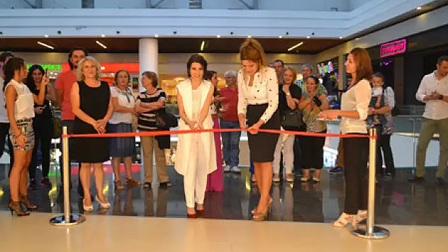 Samsun Piazza'da Melda Gür'ün Resim Sergisi Açıldı