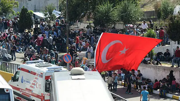 Suriyeli mültecilerin otogardaki bekleyişi sürüyor