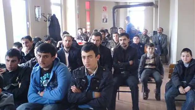 Saadet 'Gençliğin Geleceğini Tartışıyor'