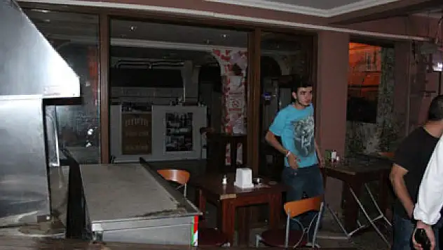 Çatısına baz istasyonu kurulan lokantayı dağıttılar