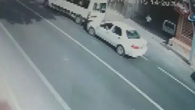 Vatandaşları kendine siper eden PKK'lı terörist emniyete böyle saldırdı