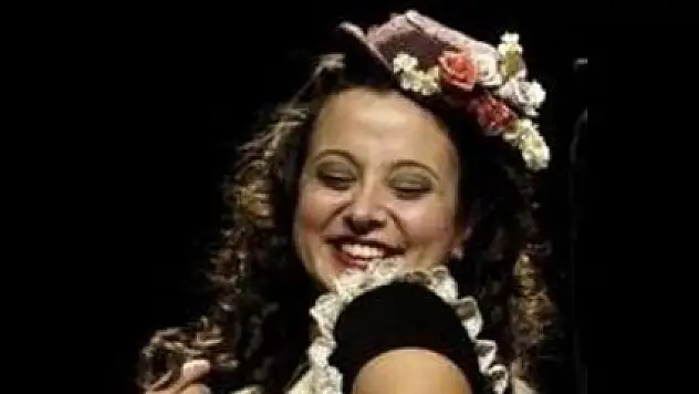 Tiyatrocu Yasemin Erbulun yaşamını yitirdi